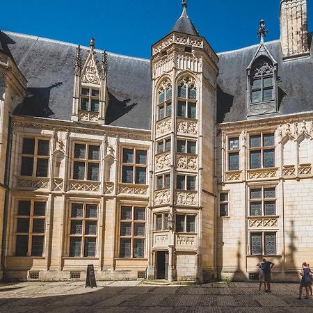 Calme Et Au Coeur Du Centre Historique Apartamento Bourges Exterior foto