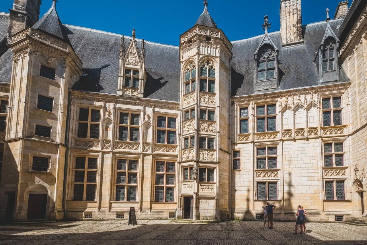 Calme Et Au Coeur Du Centre Historique Apartamento Bourges Exterior foto